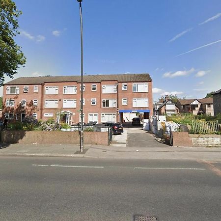 Conveniently Situated 1Bed Apt In Stretford Manchester Exterior photo
