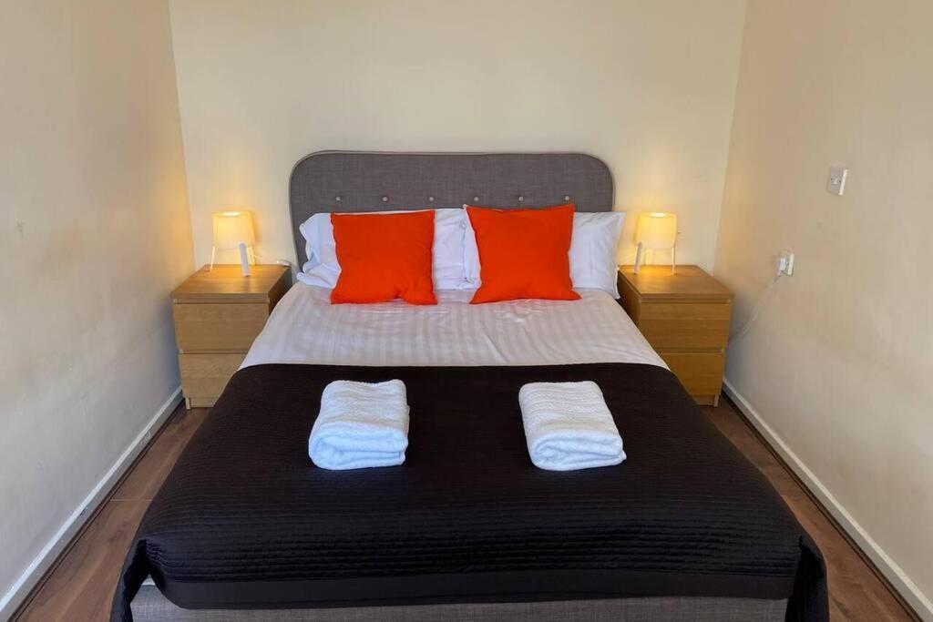 Conveniently Situated 1Bed Apt In Stretford Manchester Exterior photo